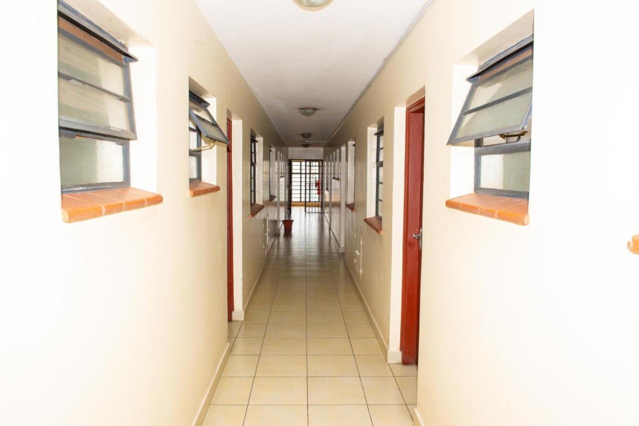 Mercy-Phillips Apartments Located At Eagle Tower Building Nairobi City Centre المظهر الخارجي الصورة
