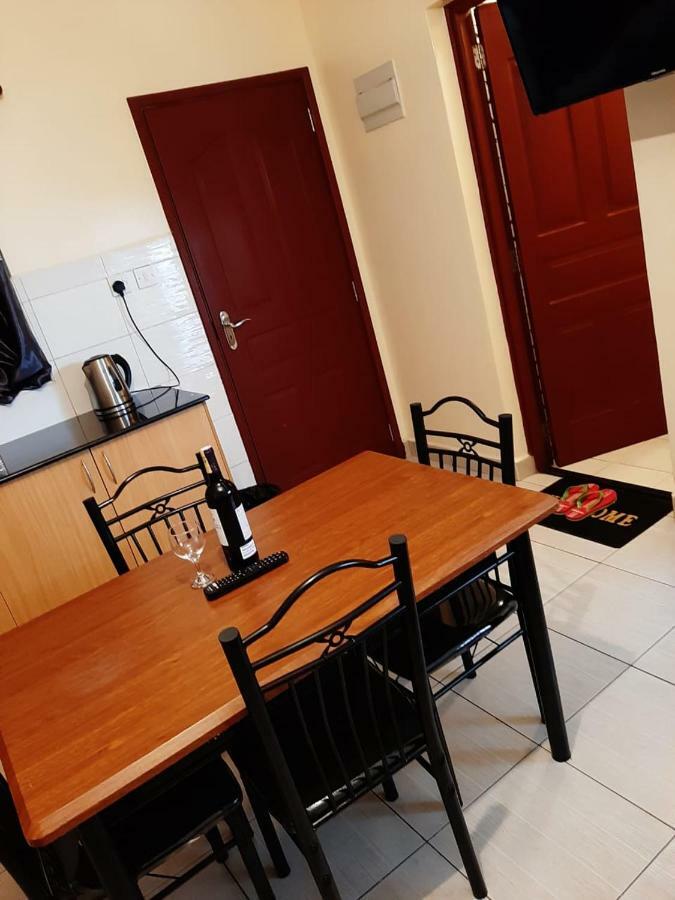 Mercy-Phillips Apartments Located At Eagle Tower Building Nairobi City Centre المظهر الخارجي الصورة
