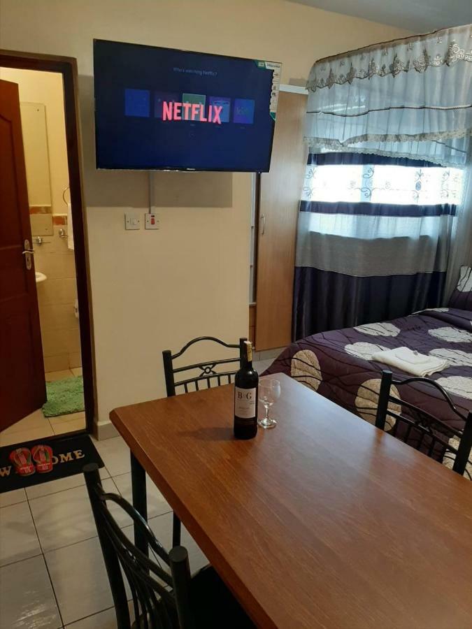 Mercy-Phillips Apartments Located At Eagle Tower Building Nairobi City Centre المظهر الخارجي الصورة
