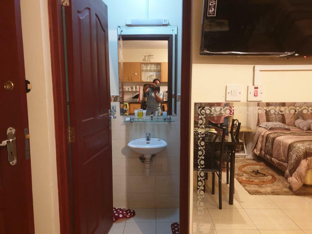 Mercy-Phillips Apartments Located At Eagle Tower Building Nairobi City Centre المظهر الخارجي الصورة