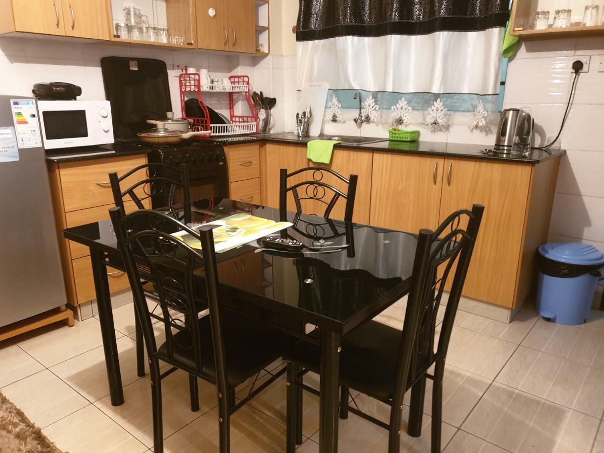 Mercy-Phillips Apartments Located At Eagle Tower Building Nairobi City Centre المظهر الخارجي الصورة