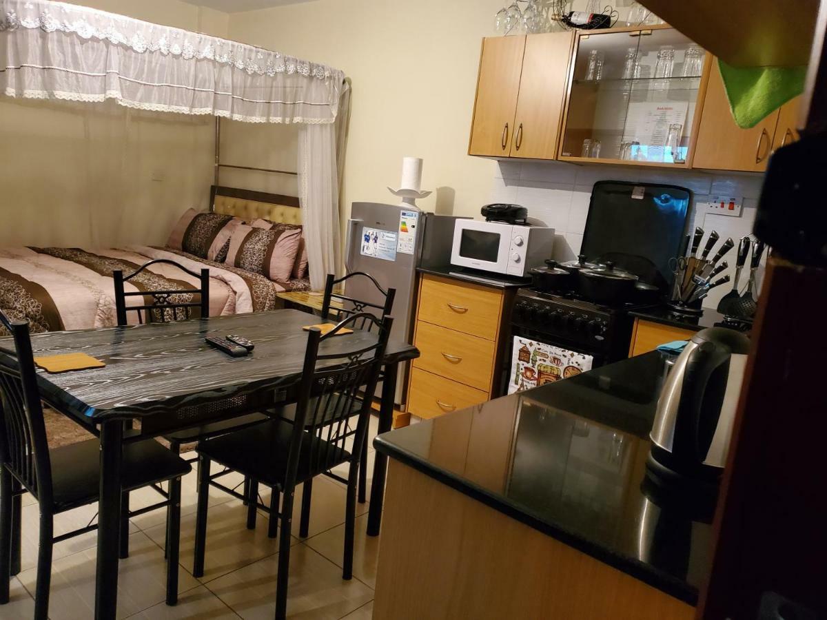 Mercy-Phillips Apartments Located At Eagle Tower Building Nairobi City Centre المظهر الخارجي الصورة